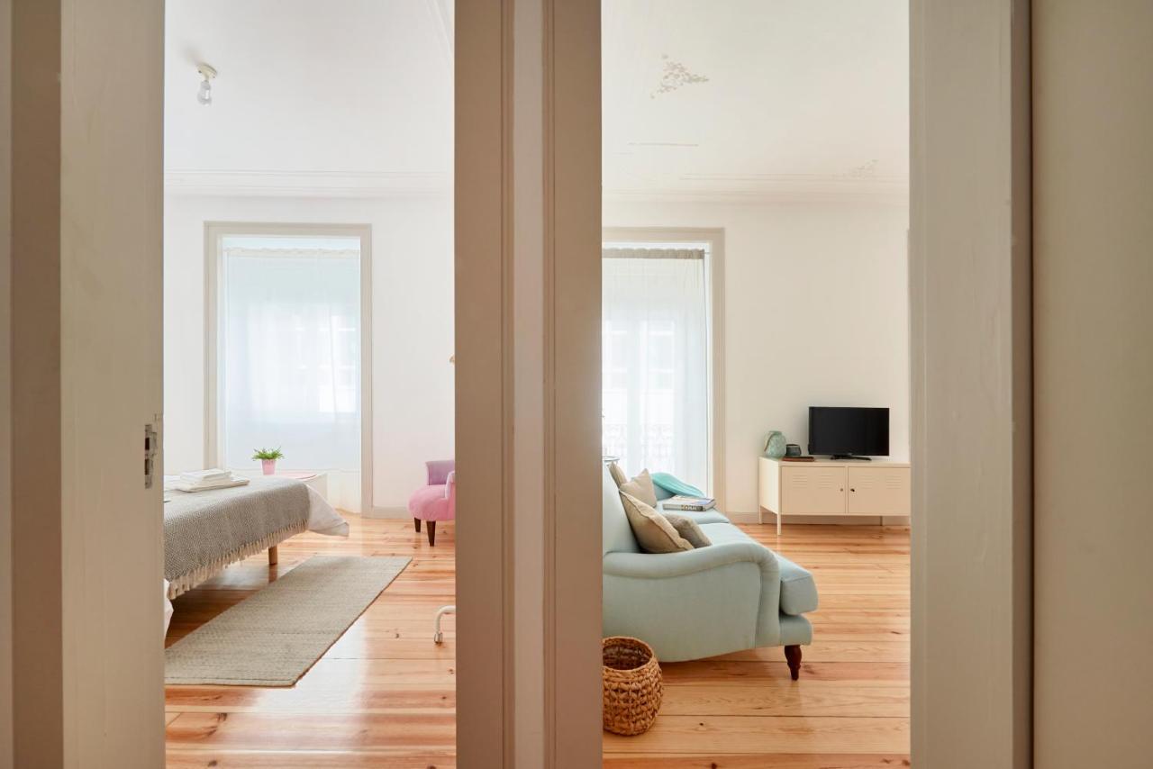 Sunny Apartment With Balcony! Lisbon Luaran gambar