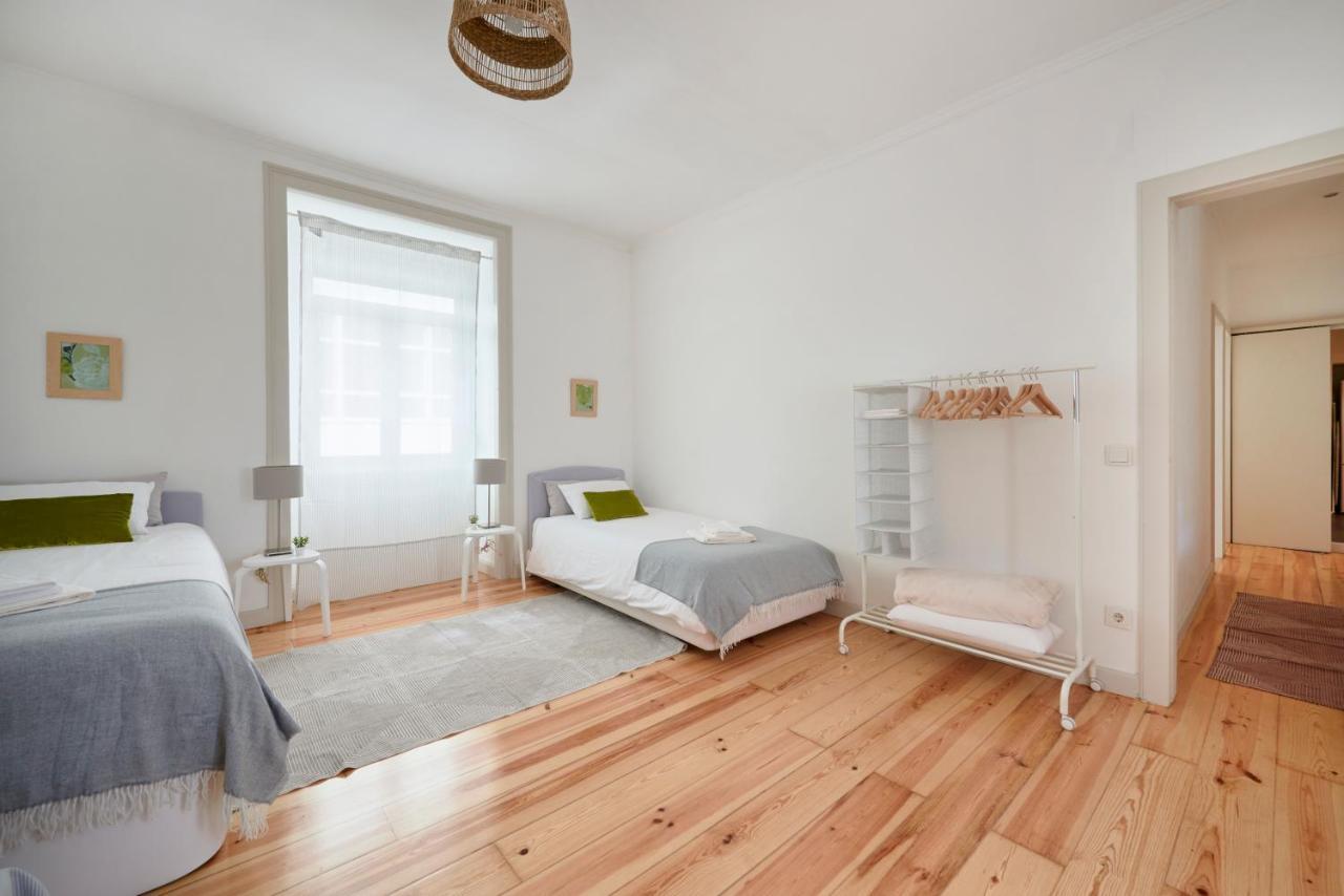 Sunny Apartment With Balcony! Lisbon Luaran gambar