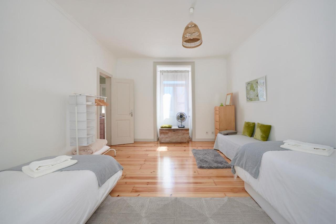 Sunny Apartment With Balcony! Lisbon Luaran gambar