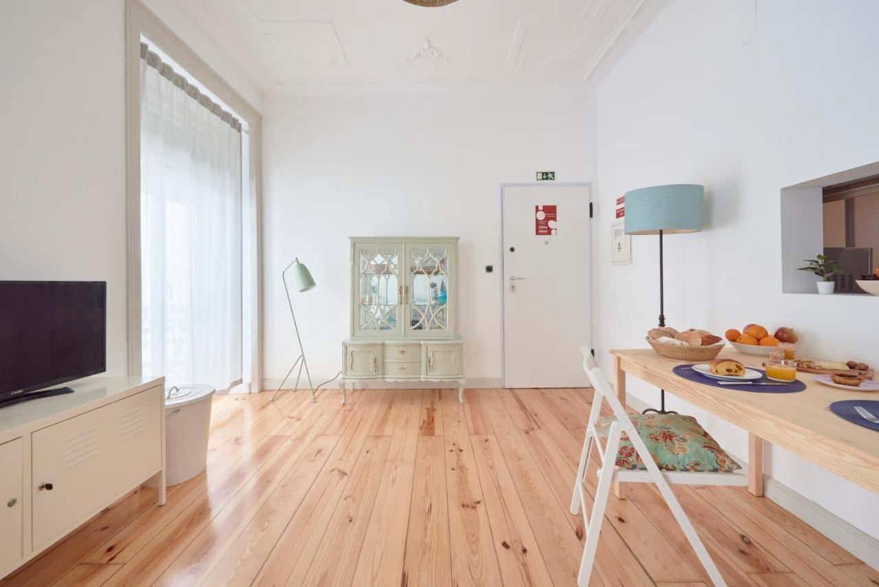 Sunny Apartment With Balcony! Lisbon Luaran gambar