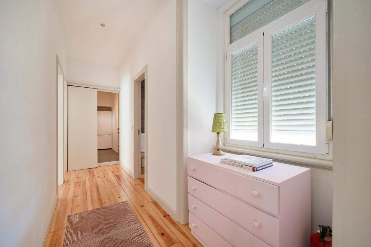 Sunny Apartment With Balcony! Lisbon Luaran gambar