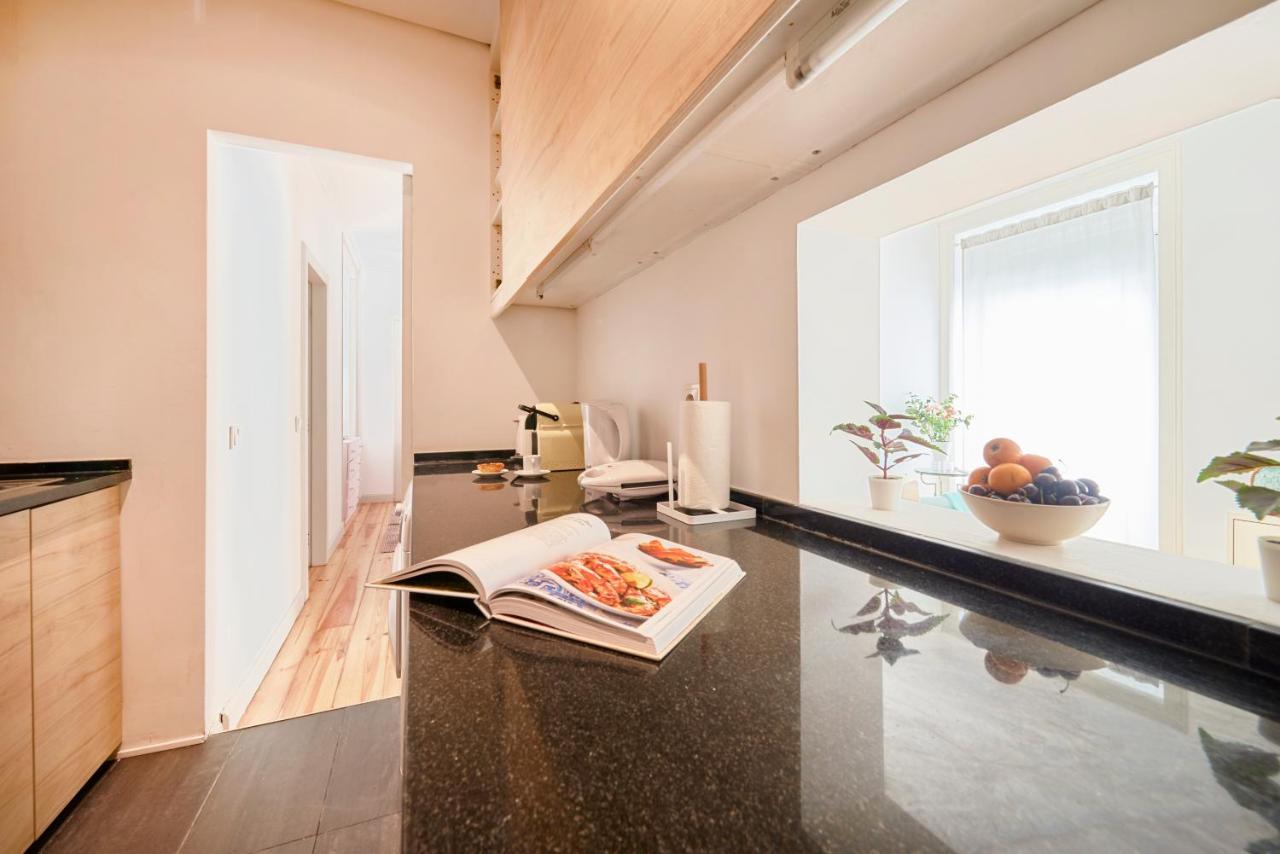 Sunny Apartment With Balcony! Lisbon Luaran gambar